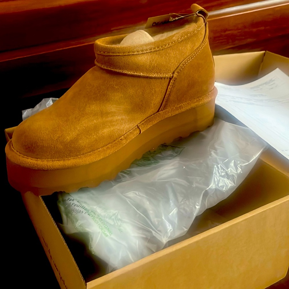 Bearpaw Retro Shorty Bootie, brand new, never worn